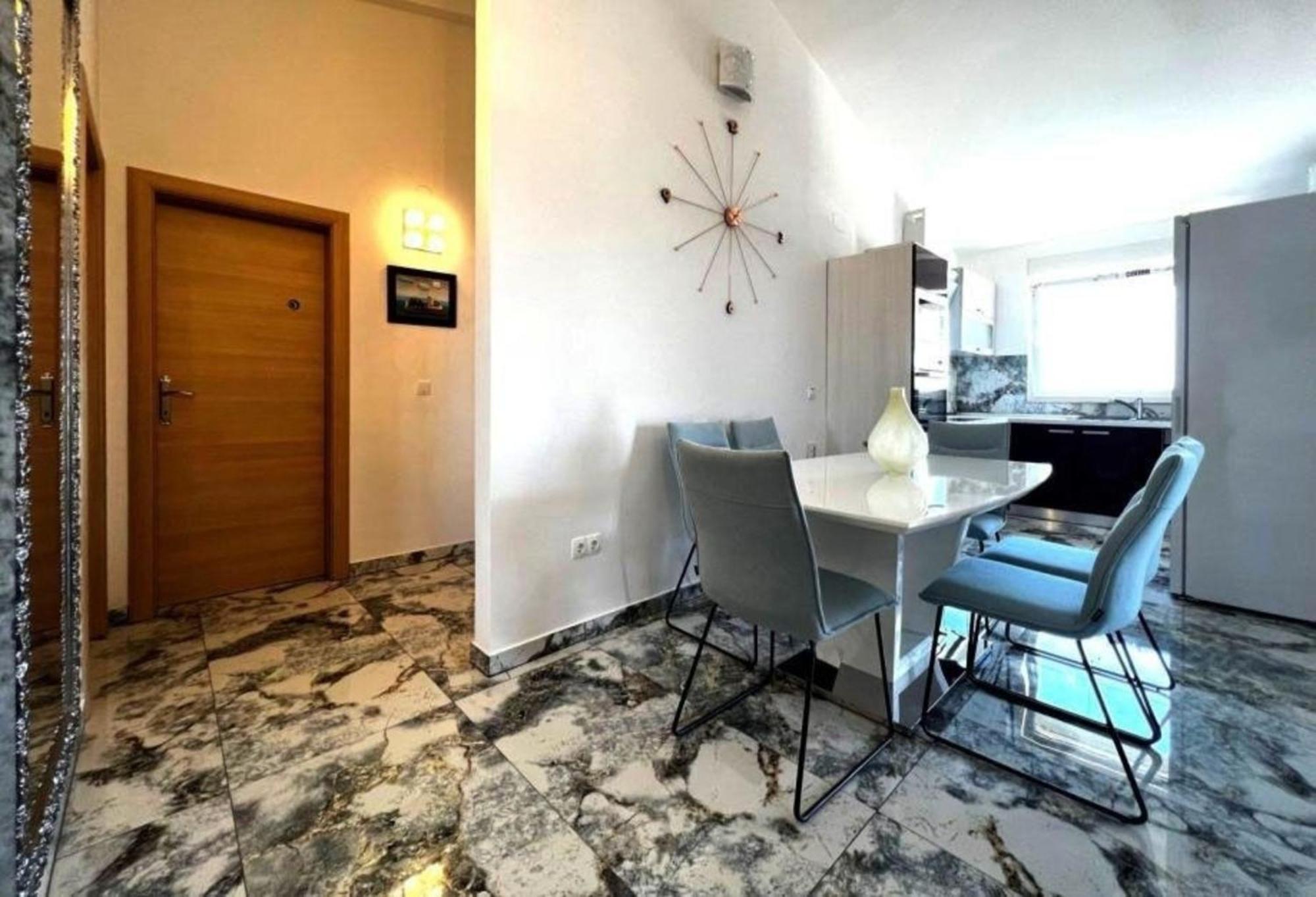 Komfortabeles Apartment Im Sueden Von Ciovo Trogir Extérieur photo